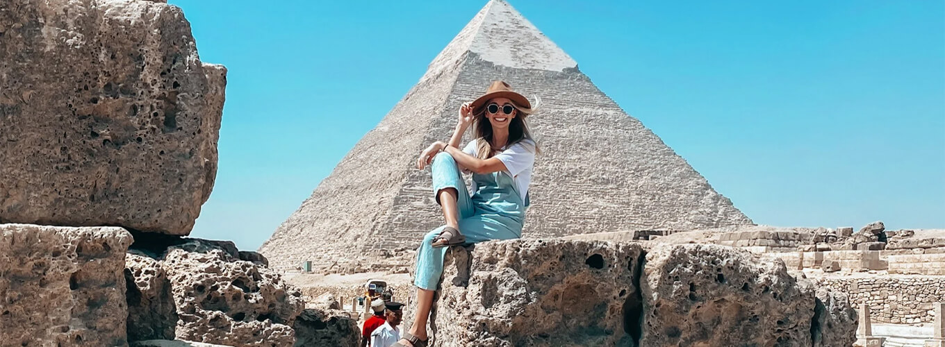 A-wonderful-picture-of-a-woman-in-the-pyramids Egypt Packing List for Women